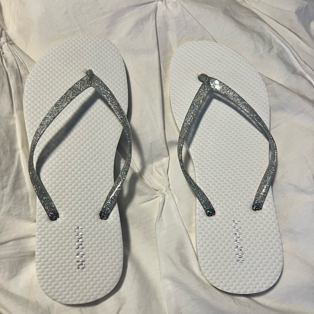 ✨ Brand New Old Navy Glitter Flip-Flops - Women’s Size 7 ✨